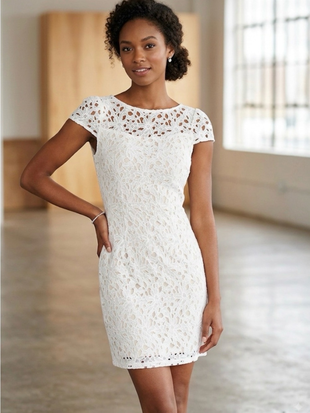ALI RO $258 Saks Fift Avenue white lace dress sz 4